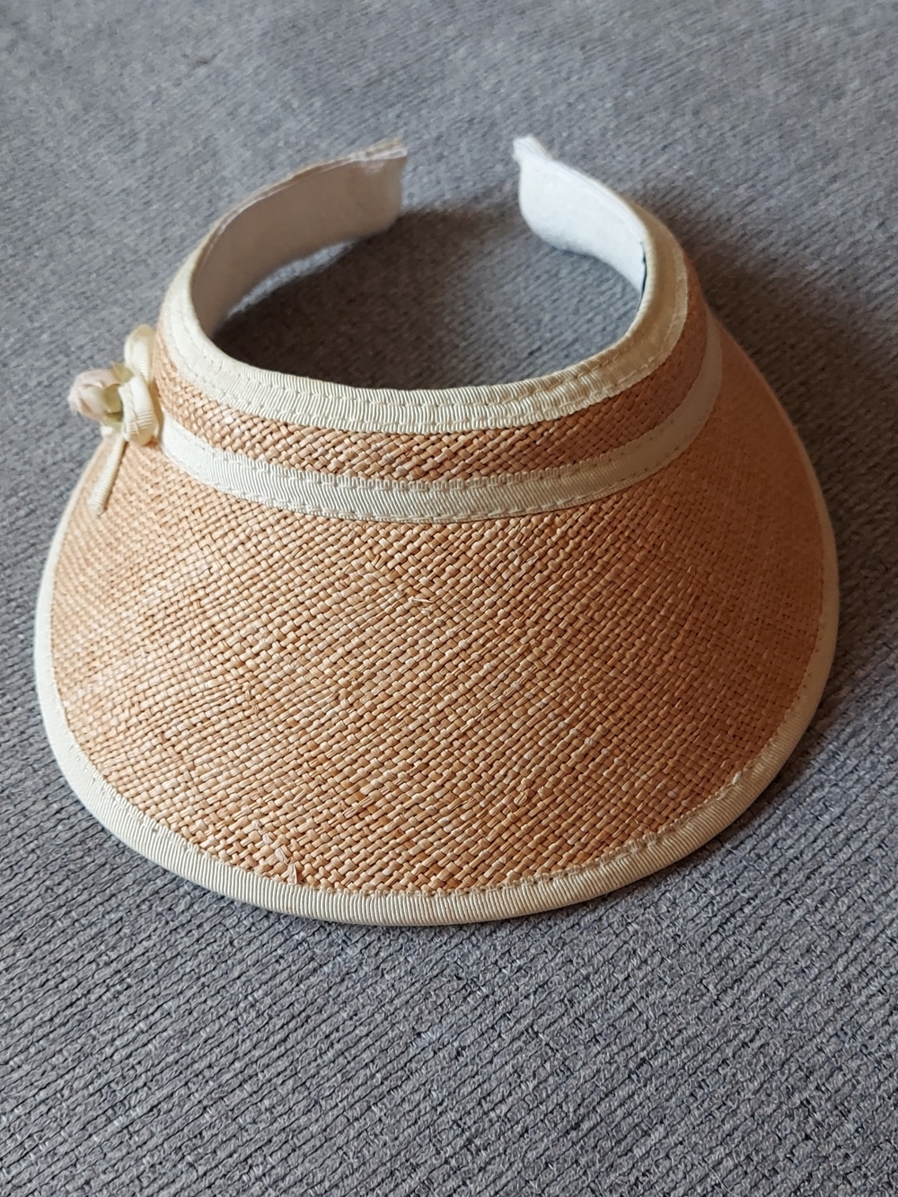 Liz Claiborne Straw Visor with Cream Trim